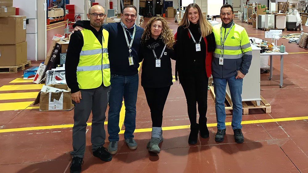 Fundación Reimpulsa Vidas y Leroy Merlin en el mercadillo solidario